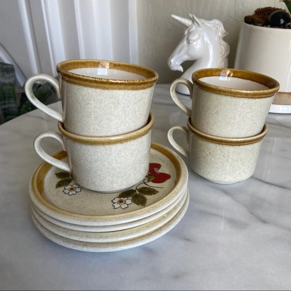 VINTAGE • 60s Mikasa Teacup and Saucer 4 Set Cottagecore Stone Manor Strawberry - Picture 4 of 10
